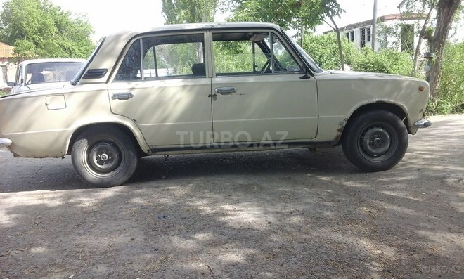 LADA (VAZ) 21011 1982, 230,000 km - 1.5 l - Yevlax