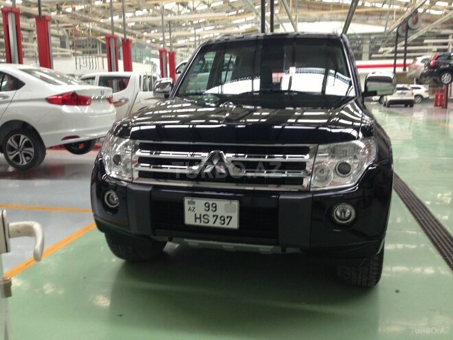 Mitsubishi Pajero 2011, 107,000 km - 3.5 l - Bakı