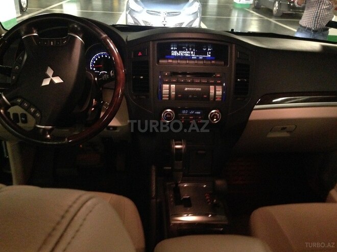 Mitsubishi Pajero 2011, 107,000 km - 3.5 l - Bakı