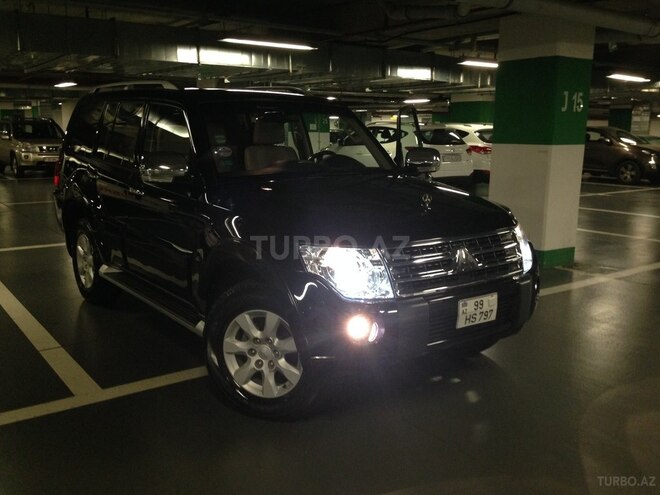 Mitsubishi Pajero 2011, 107,000 km - 3.5 l - Bakı