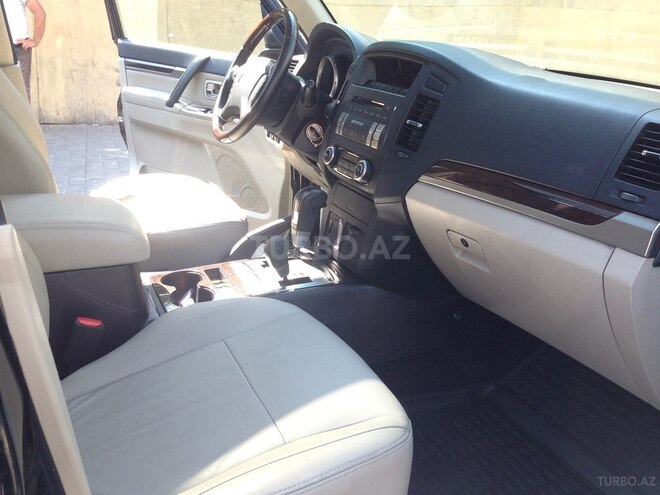 Mitsubishi Pajero 2011, 107,000 km - 3.5 l - Bakı