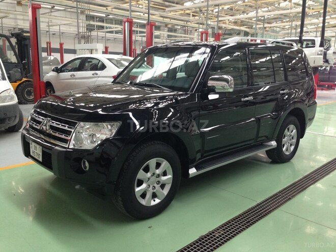 Mitsubishi Pajero 2011, 107,000 km - 3.5 l - Bakı