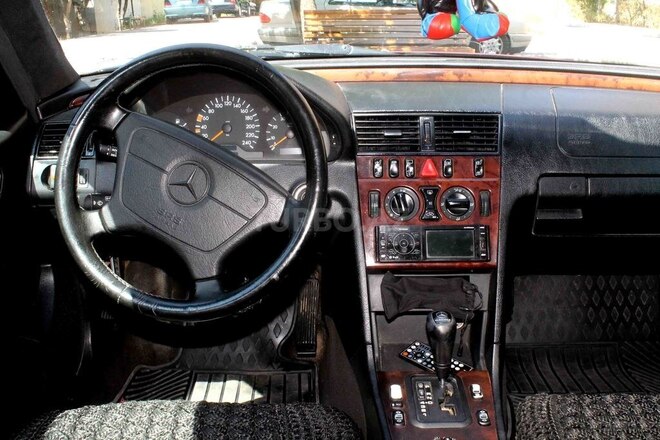 Mercedes C 180 1997, 276,011 km - 1.8 l - Bakı