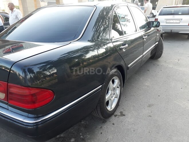 Mercedes E 200 1996, 332,000 km - 2.0 l - Göyçay