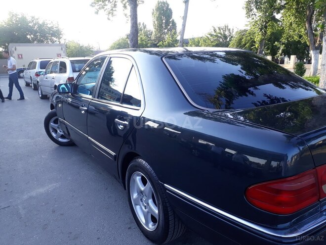 Mercedes E 200 1996, 332,000 km - 2.0 l - Göyçay