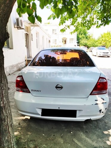 Nissan Sunny 2008, 235,000 km - 1.6 л - Gəncə