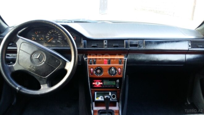 Mercedes E 200 1993, 473,000 km - 0.2 л - Bakı