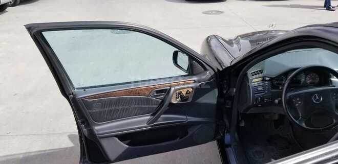 Mercedes E 320 2000, 490,000 km - 3.2 l - Bakı