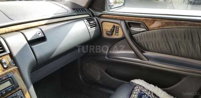 Mercedes E 320 2000, 490,000 km - 3.2 l - Bakı