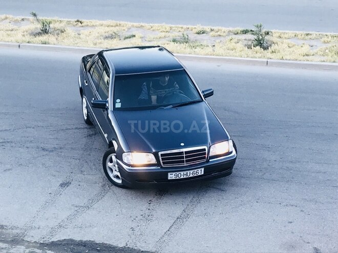 Mercedes E 240 1998, 289,000 km - 2.4 l - Sumqayıt