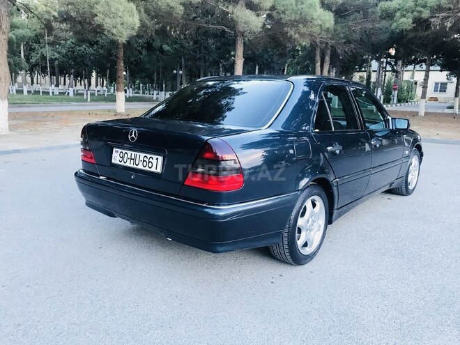Mercedes E 240 1998, 289,000 km - 2.4 l - Sumqayıt