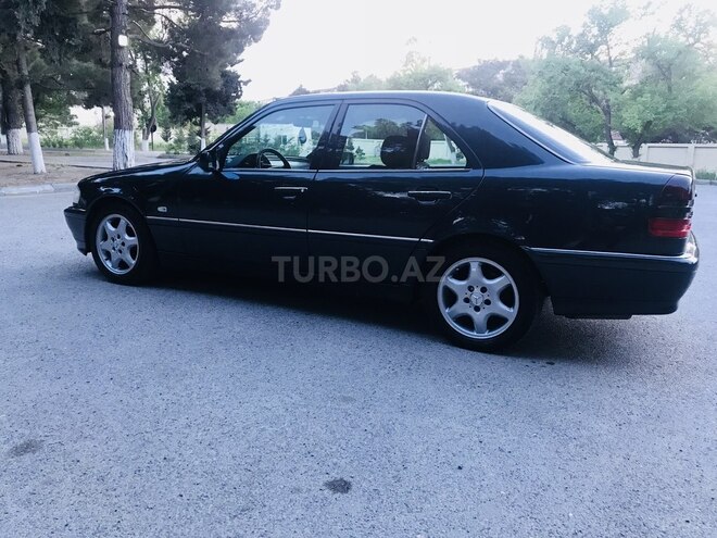 Mercedes E 240 1998, 289,000 km - 2.4 l - Sumqayıt