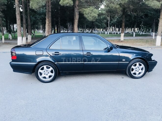 Mercedes E 240 1998, 289,000 km - 2.4 l - Sumqayıt