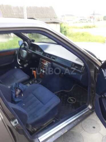 Mercedes E 250 1992, 201,045 km - 2.5 l - Masallı