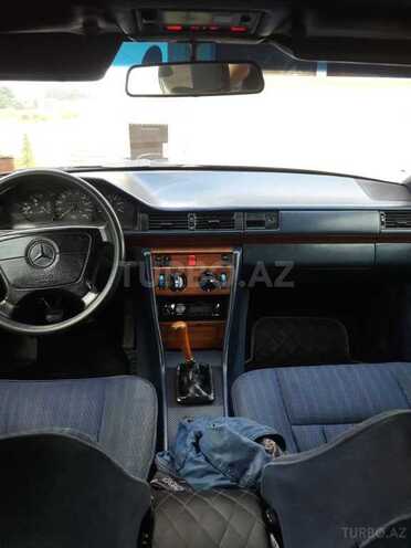 Mercedes E 250 1992, 201,045 km - 2.5 l - Masallı