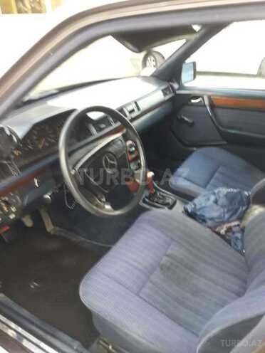 Mercedes E 250 1992, 201,045 km - 2.5 l - Masallı