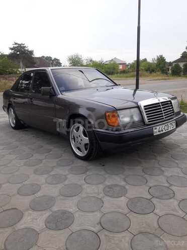 Mercedes E 250 1992, 201,045 km - 2.5 l - Masallı