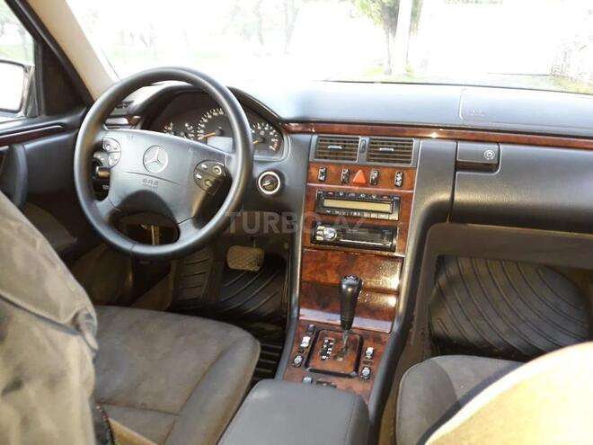 Mercedes E 240 1999, 281,000 km - 2.4 l - Zaqatala