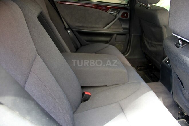 Mercedes E 240 2001, 290,000 km - 2.4 л - Bakı