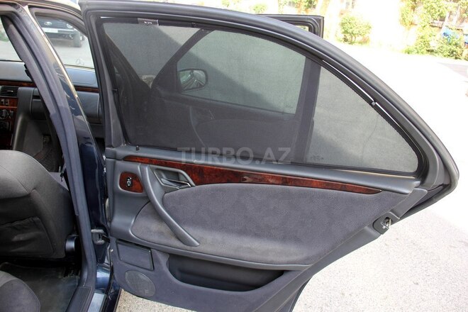 Mercedes E 240 2001, 290,000 km - 2.4 л - Bakı