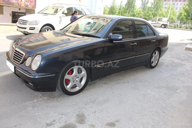 Mercedes E 240 2001, 290,000 km - 2.4 л - Bakı