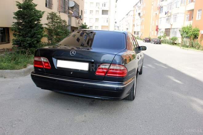 Mercedes E 240 2001, 290,000 km - 2.4 л - Bakı