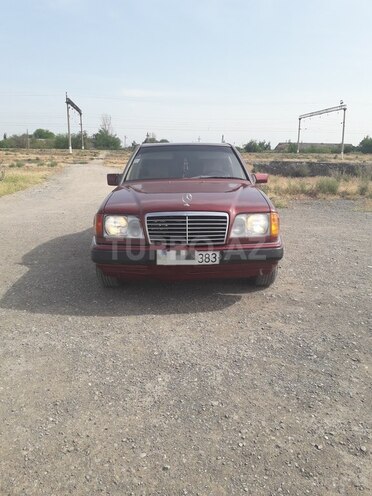 Mercedes E 250 1990, 484,146 km - 2.5 l - Yevlax