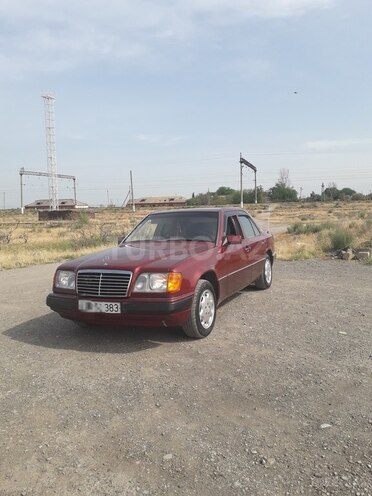 Mercedes E 250 1990, 484,146 km - 2.5 l - Yevlax