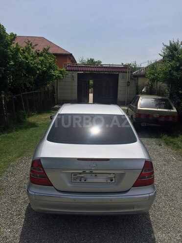 Mercedes E 240 2003, 215,000 km - 2.6 l - Bakı
