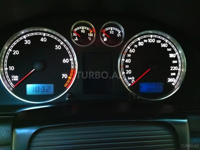 Volkswagen Passat 2002, 200 km - 1.8 l - Bakı