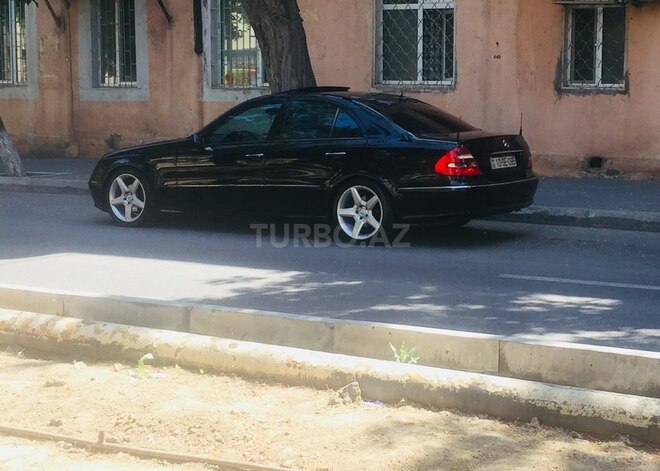 Mercedes E 320 2004, 289,000 km - 3.2 l - Bakı