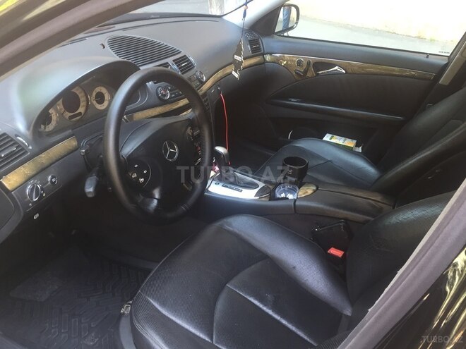 Mercedes E 320 2004, 289,000 km - 3.2 l - Bakı