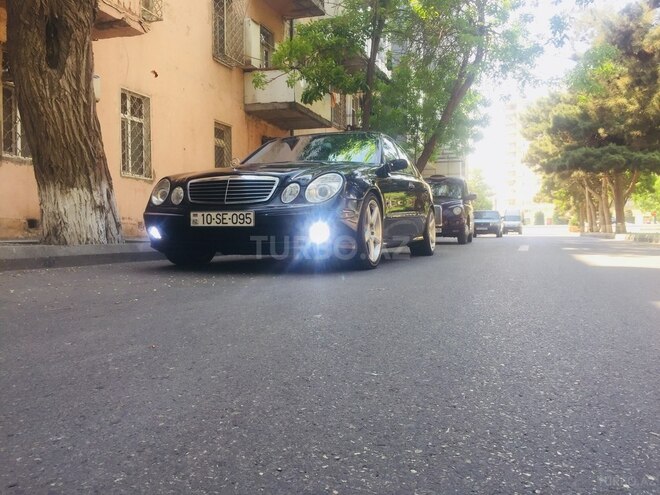 Mercedes E 320 2004, 289,000 km - 3.2 l - Bakı