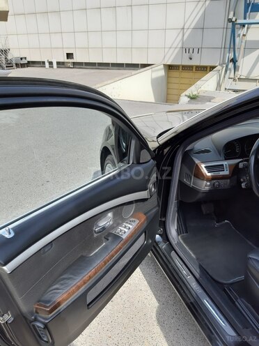 BMW 745 2004, 240,000 km - 4.4 л - Bakı