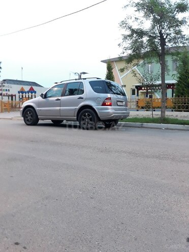 Mercedes ML 270 2003, 297,000 km - 2.7 л - Biləsuvar