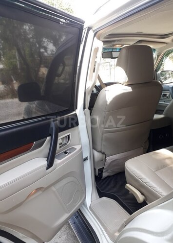 Mitsubishi Pajero 2008, 149,990 km - 3.0 л - Bakı