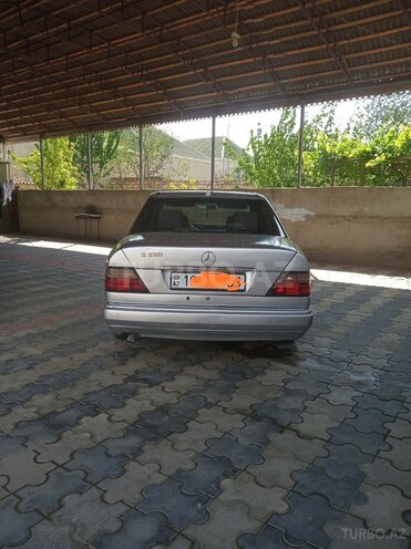 Mercedes E 220 1994, 225,000 km - 2.2 л - Xırdalan