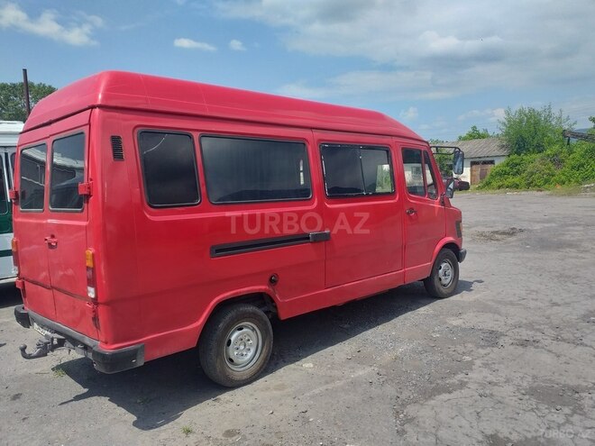 Mercedes 208 D 1988, 300,000 km - 2.5 l - Qax