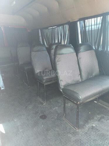 Mercedes 208 D 1988, 300,000 km - 2.5 l - Qax