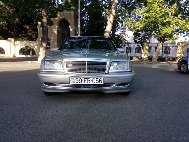 Mercedes C 200 2000, 233,440 km - 2.0 l - Yevlax