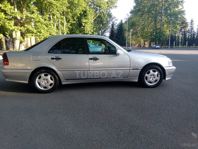Mercedes C 200 2000, 233,440 km - 2.0 l - Yevlax