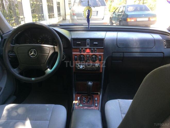 Mercedes C 200 2000, 233,440 km - 2.0 l - Yevlax