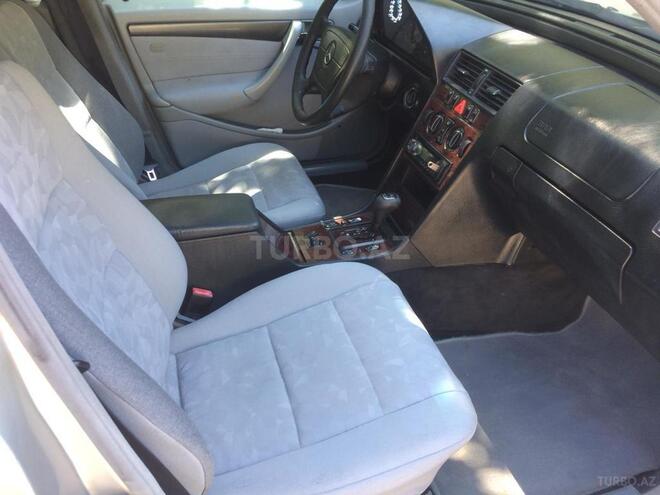 Mercedes C 200 2000, 233,440 km - 2.0 l - Yevlax