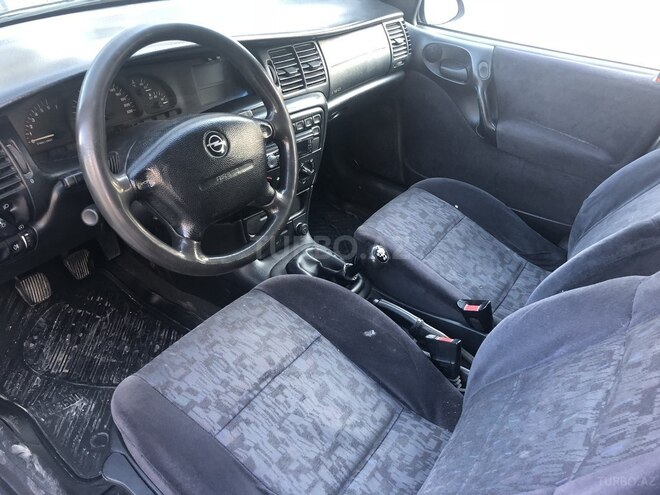 Opel Vectra 1998, 298,000 km - 1.6 l - Sumqayıt