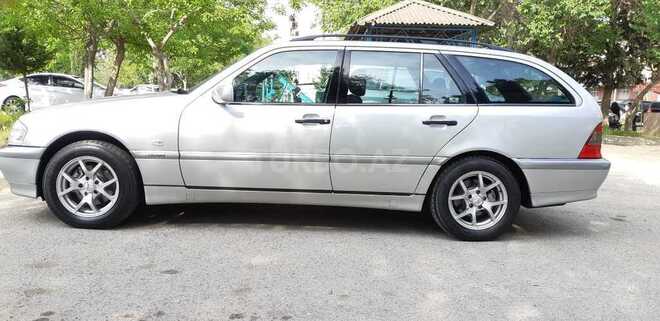 Mercedes C 220 1999, 285,600 km - 2.2 l - Bakı