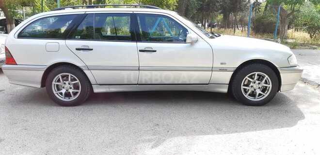 Mercedes C 220 1999, 285,600 km - 2.2 l - Bakı