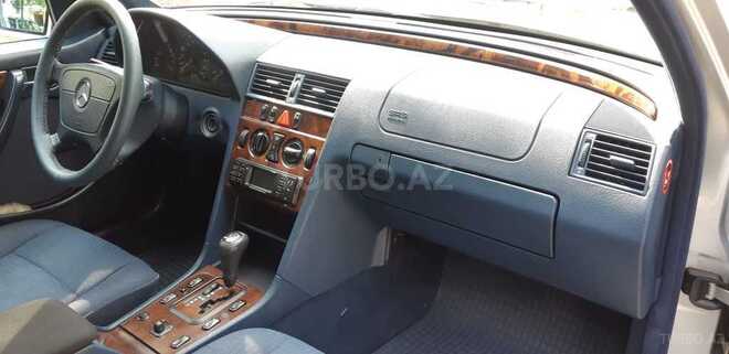 Mercedes C 220 1999, 285,600 km - 2.2 l - Bakı