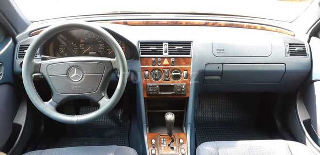 Mercedes C 220 1999, 285,600 km - 2.2 l - Bakı
