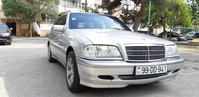 Mercedes C 220 1999, 285,600 km - 2.2 l - Bakı