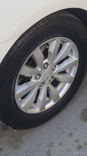 Kia Carens 2011, 175 km - 2.0 л - Bakı
